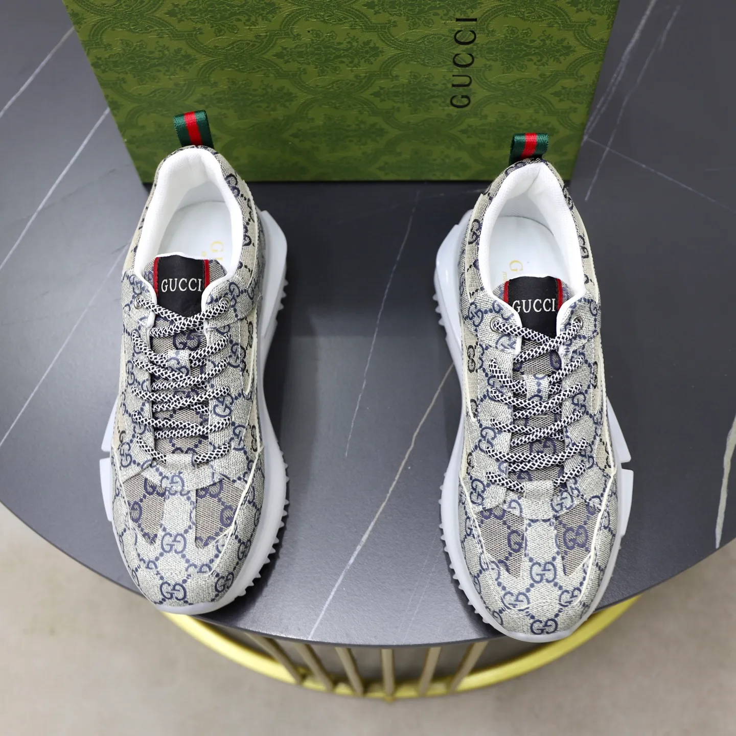 Men's shoes: 462💰🙅‍♂️🙅‍♂️🙅‍♂️ Brand: GUCCI Standard code: 38-44 (45 customized) Grade: Same as the official website Material: Original leather splicing Comfortable and breathable lining Original wear-resistant outsole Style category: Men's fashionable casual shoes Running sneakers Noble luxury brand elements Top luxury Color: actual picture color